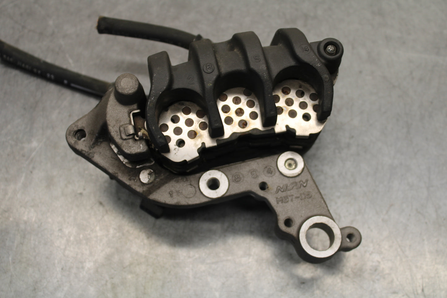 04-12 HONDA ST1300A RIGHT LEFT FRONT BRAKE CALIPER SET PAIR CALIPERS BB669