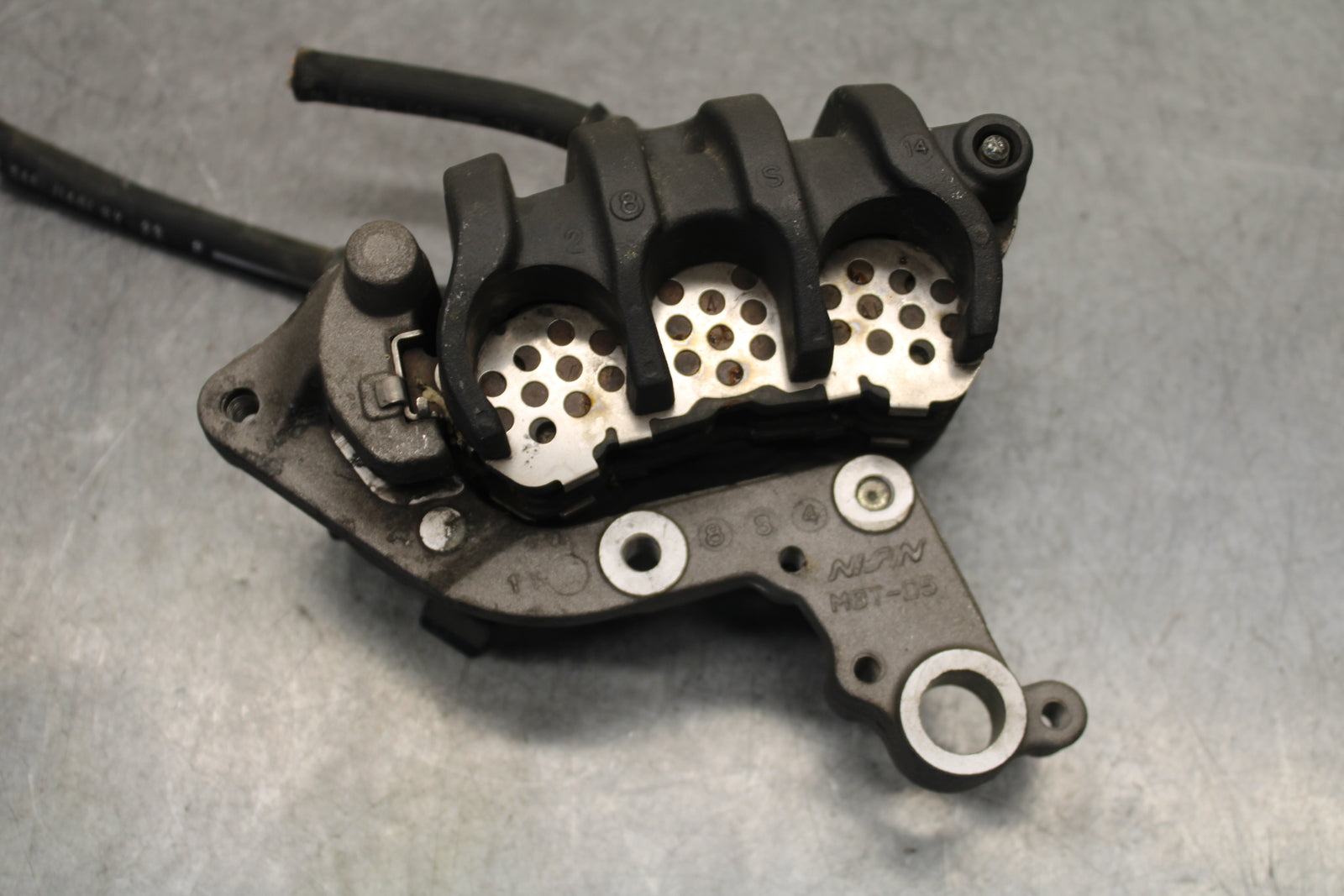 04-12 HONDA ST1300A RIGHT LEFT FRONT BRAKE CALIPER SET PAIR CALIPERS BB669