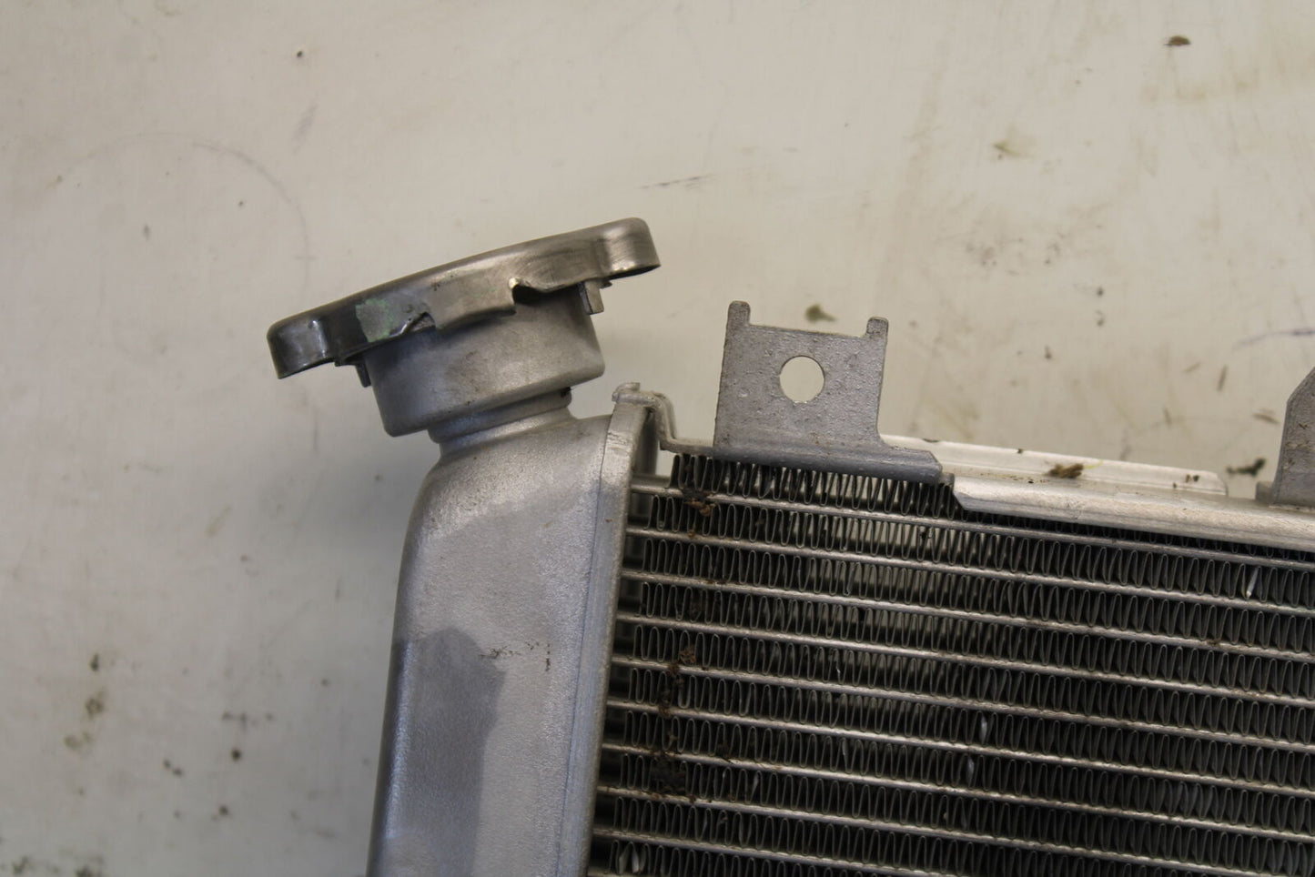 18-23 KAWASAKI NINJA 400 ENGINE RADIATOR MOTOR COOLER COOLING RADIATER BB679