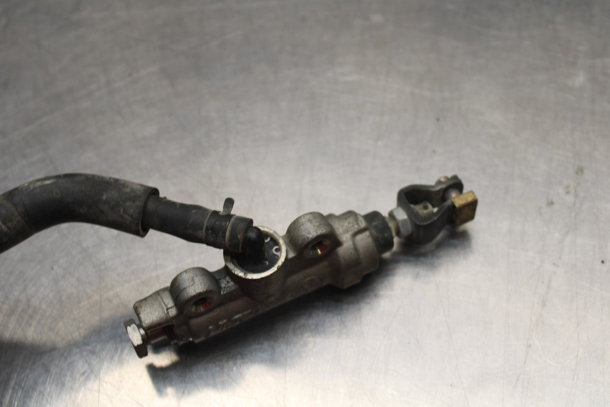 98-05 HONDA SUPER HAWK 1000 VTR1000F REAR MASTER CYLINDER & RESERVOIR BB821