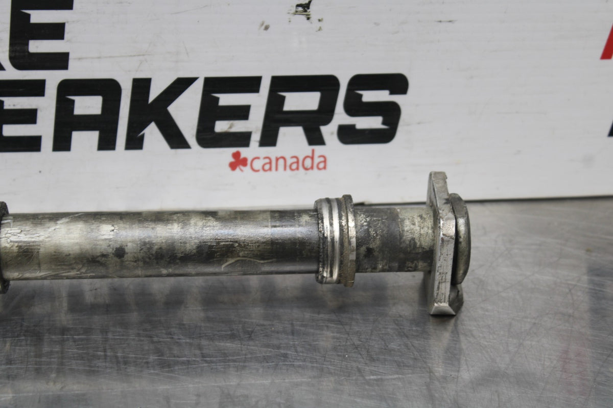 06-07 SUZUKI GSXR600 REAR AXLE BACK WHEEL RIM PIVOT BOLT AXEL BB836
