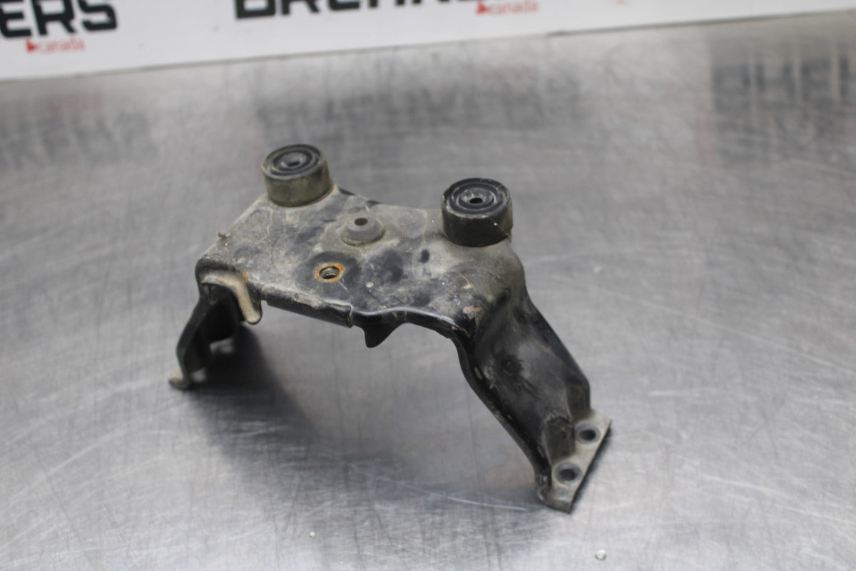 96 KAWASAKI NINJA 500 EX500A GAS TANK FUEL PETROL RESERVOIR BRACKET MOUNT BB768