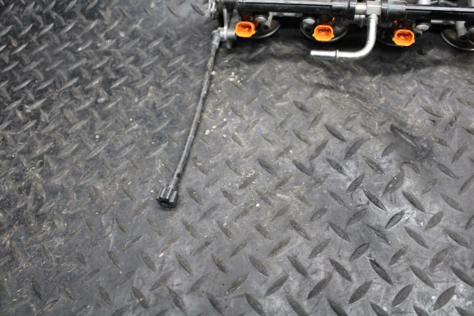 13-18 KAWASAKI NINJA ZX6R MAIN FUEL INJECTORS / THROTTLE BODIES BB203