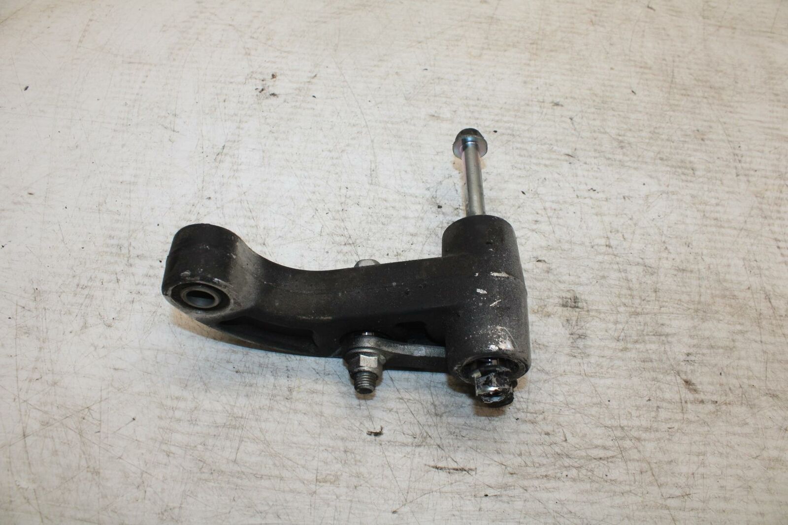 15 YAMAHA FZ09 REAR DOGBONE SHOCK LINKAGE LINK BB367