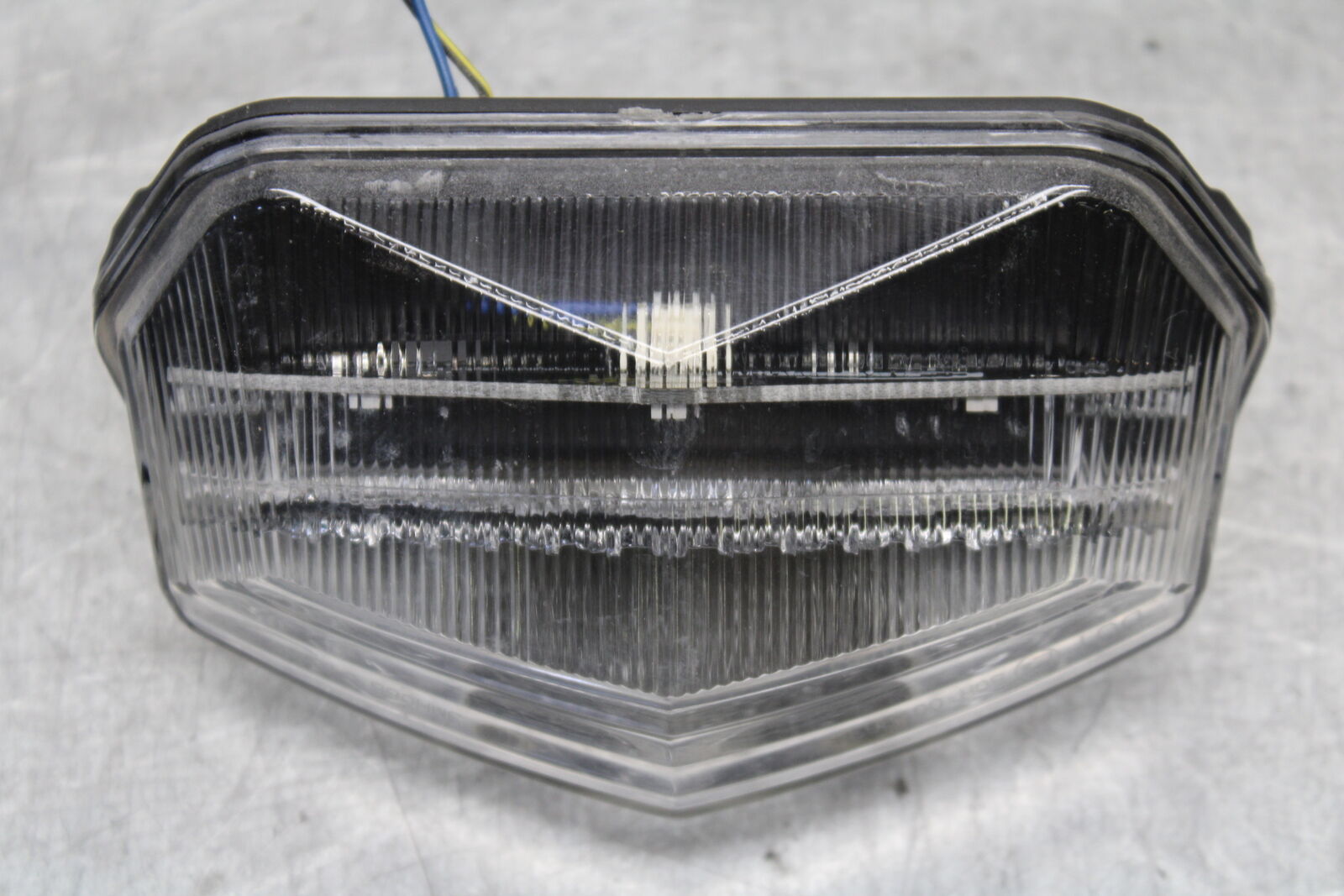 16 KAWASAKI NINJA ZX10R FRONT CENTER RUNNING LIGHT BB650