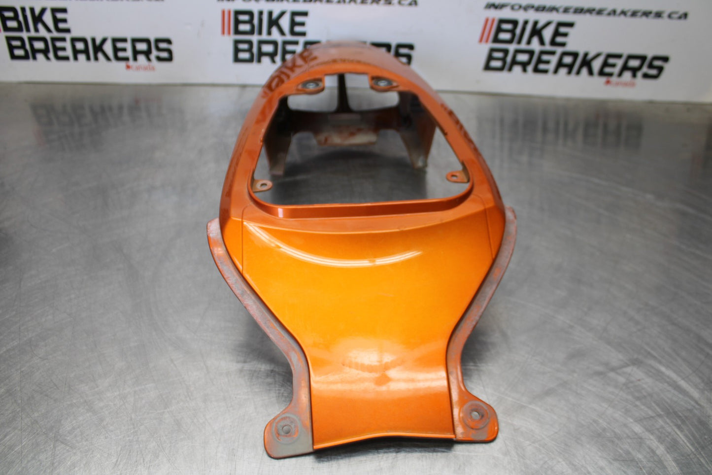 06-07 SUZUKI GSXR 600 CENTER REAR BACK TAIL FAIRING COWL BB178