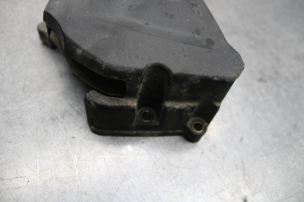 09-11 TRIUMPH DAYTONA 675 ENGINE SPROCKET COVER BB652