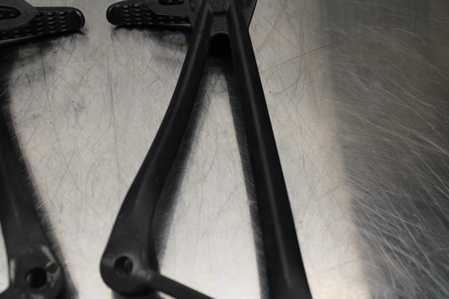 13-17 KAWASAKI NINJA ZX6R ZX636 ABS REAR BACK PASSENGER PEG SET PAIR BB143