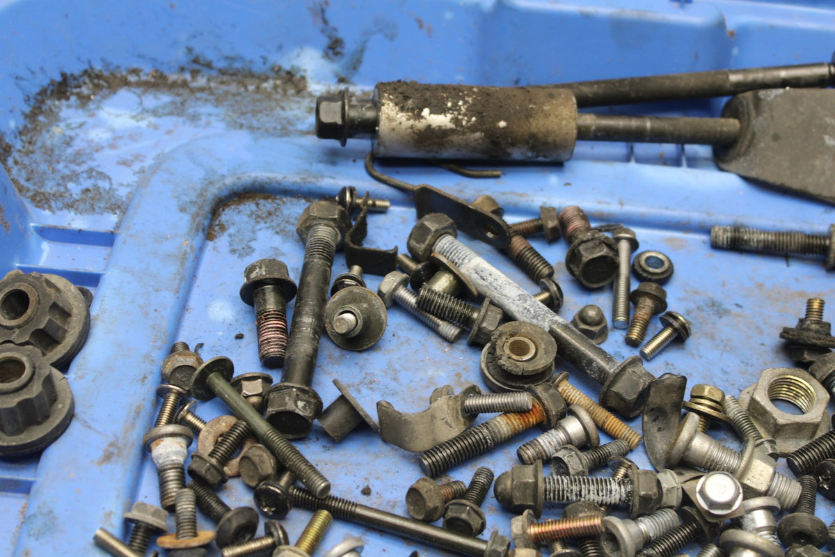 98 KAWASAKI NINJA ZX6 MOUNTING BOLTS HARDWARE SCREWS BB870