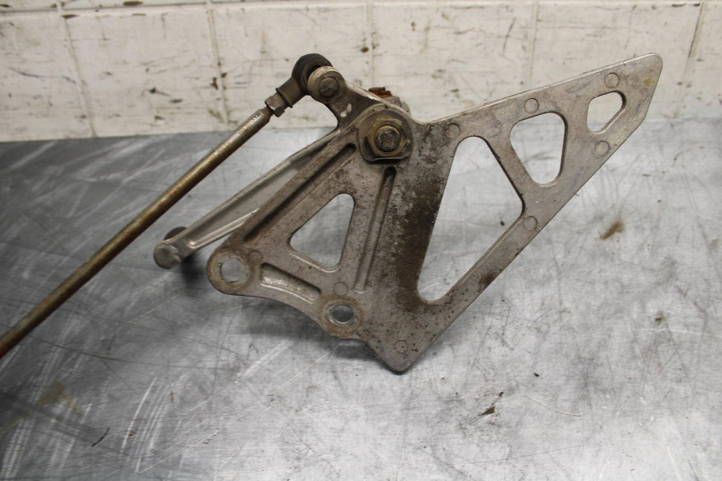 91-92 SUZUKI GSXR750 M  LEFT REARSET REAR SET FOOT PEG W SHIFTER BB493