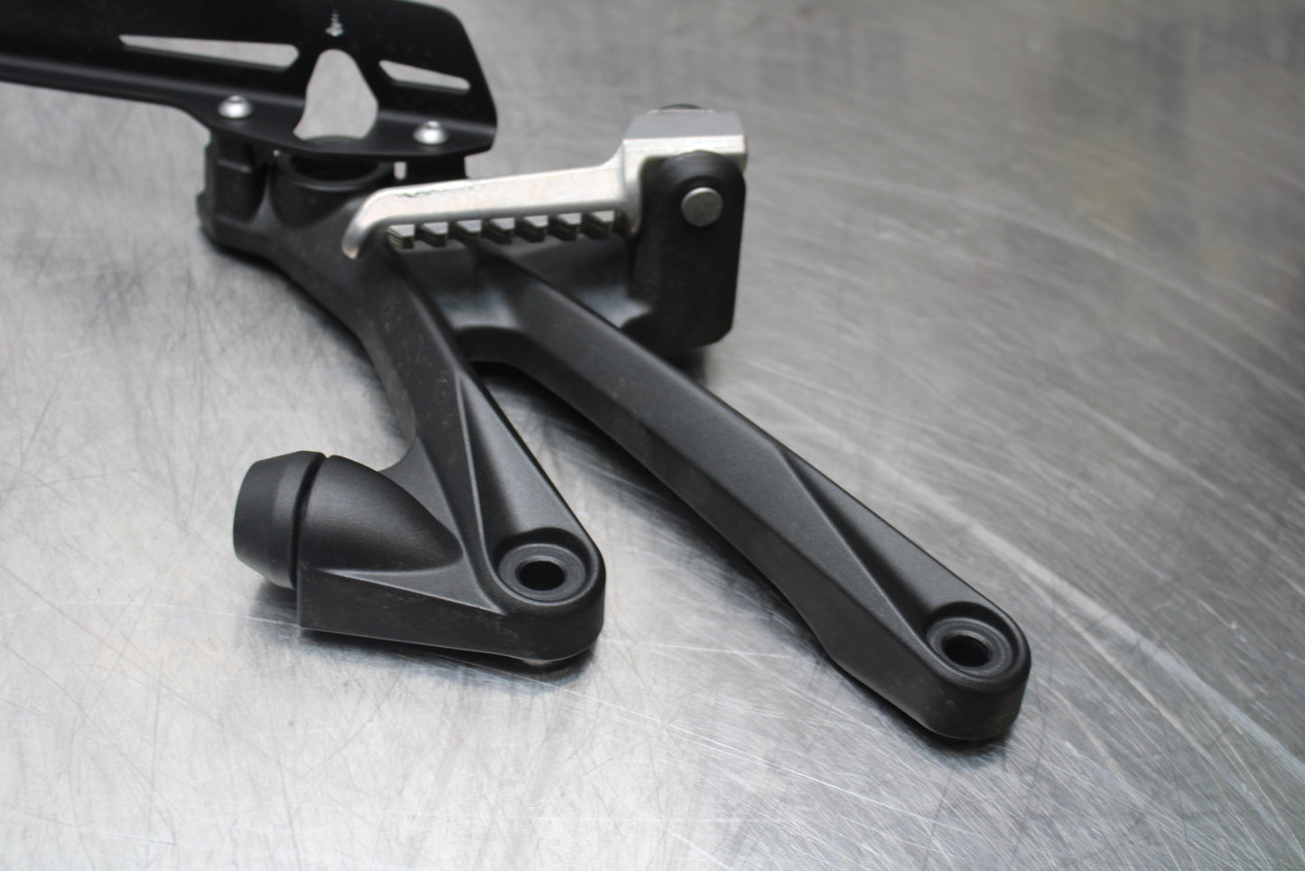 23-24 KAWASAKI NINJA ZX14R REAR BACK PASSENGER PEG SET PAIR BB153