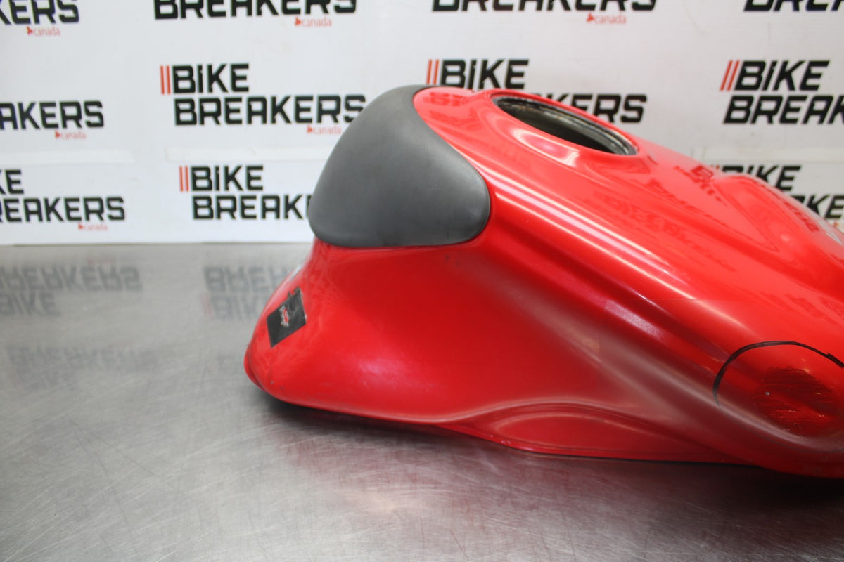 05 DUCATI SUPERSPORT 800 GAS TANK FUEL CELL PETROL RESERVOIR BB913