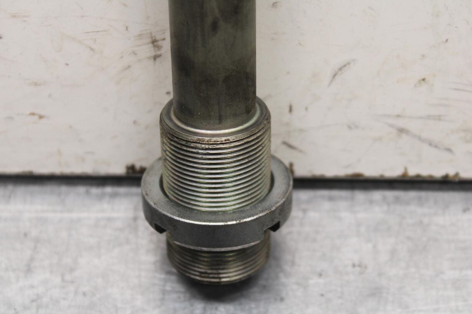 2011 Suzuki GSXR1000 REAR BACK SWINGARM BOLT SUSPENSION PIVOT AXLE BB96