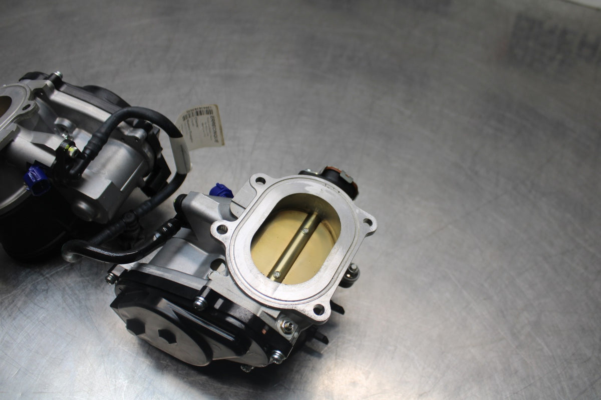16 DUCATI 959 PANIGALE MAIN FUEL INJECTORS / THROTTLE BODIES BB912