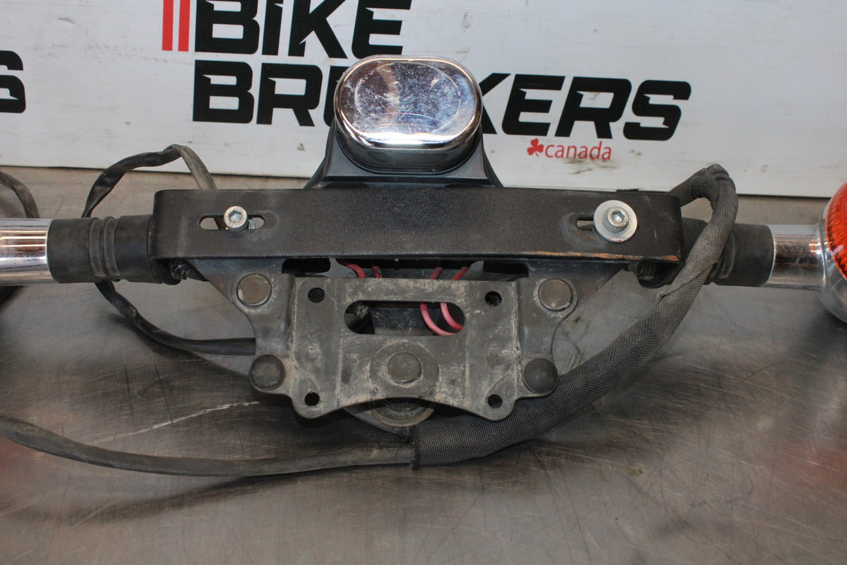 95 HONDA SHADOW 1100 REAR TURN SIGNAL BAR MOUNT & LIGHTS BB885