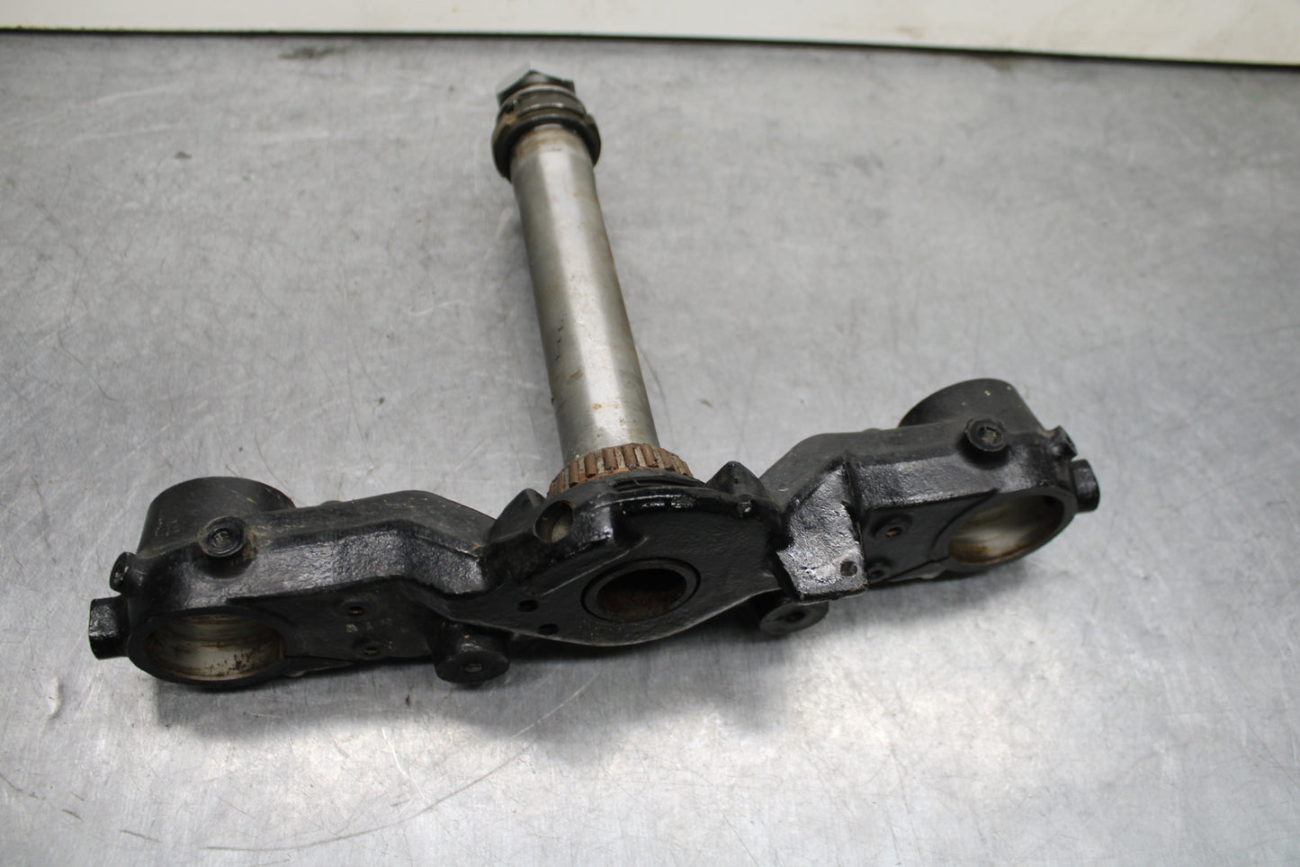 03-08 KAWASAKI VULCAN 1600 FRONT FORKS CLAMP LOWER TRIPLE TREE STEM BB123