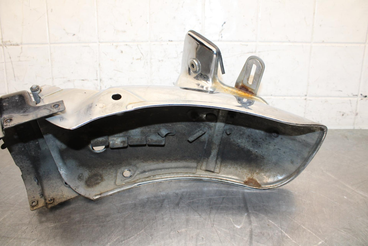 1979 Yamaha XS1100 REAR BACK WHEEL FENDER MUD GUARD 2H7-21613-00-91 BB572