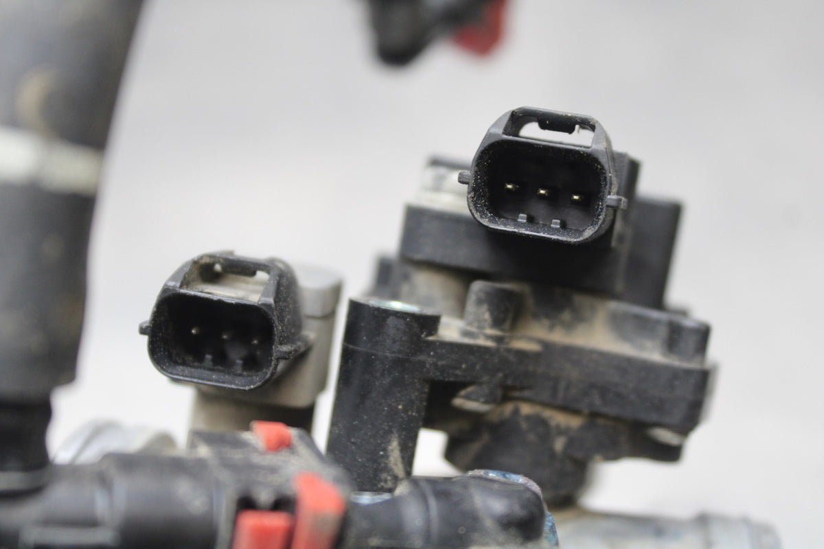 13-17 KAWASAKI NINJA 300 MAIN FUEL INJECTORS / THROTTLE BODIES BB429