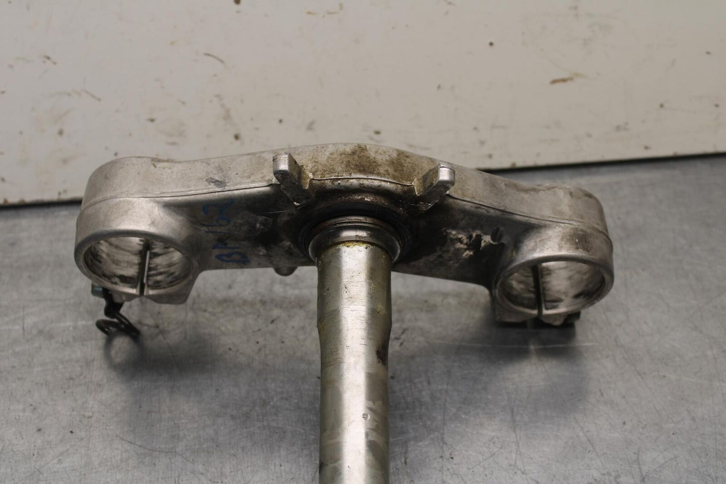 03-04 KAWASAKI NINJA ZX6RR FRONT FORKS CLAMP LOWER TRIPLE TREE STEM BB105