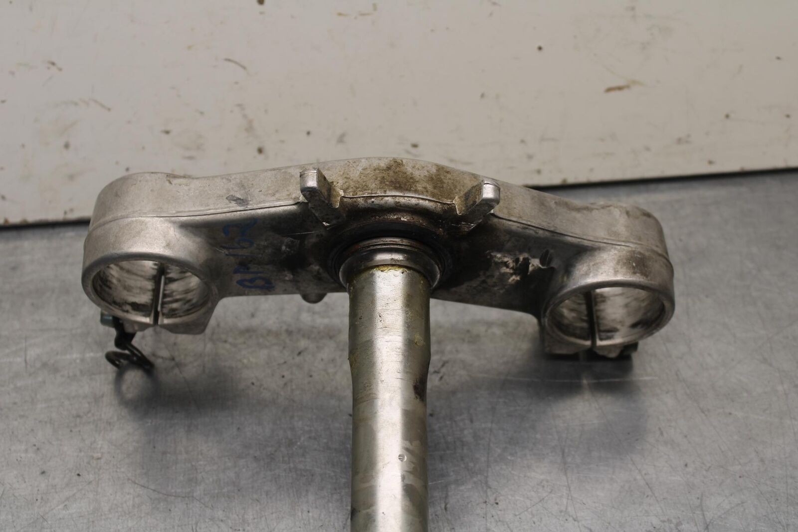 03-04 KAWASAKI NINJA ZX6RR FRONT FORKS CLAMP LOWER TRIPLE TREE STEM BB105