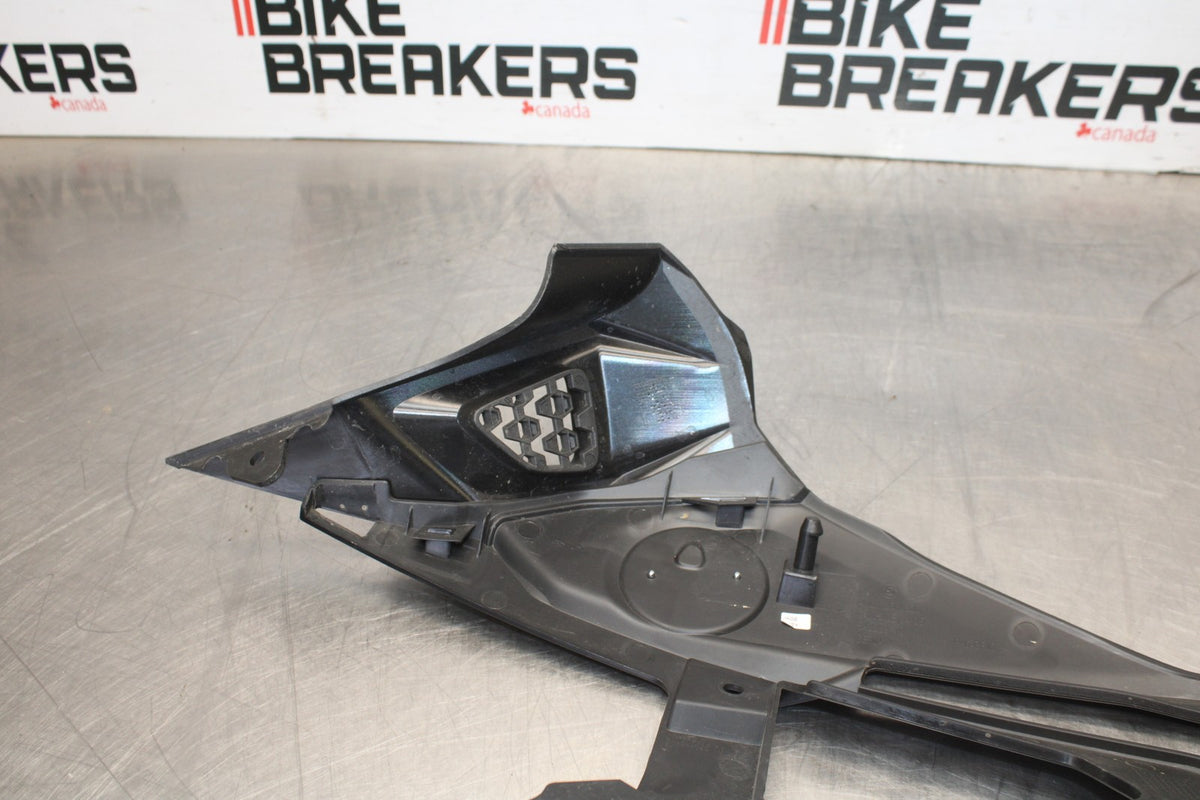 17-20 BMW S1000R RIGHT MID UPPER SIDE FAIRING COWL PLASTIC BB909