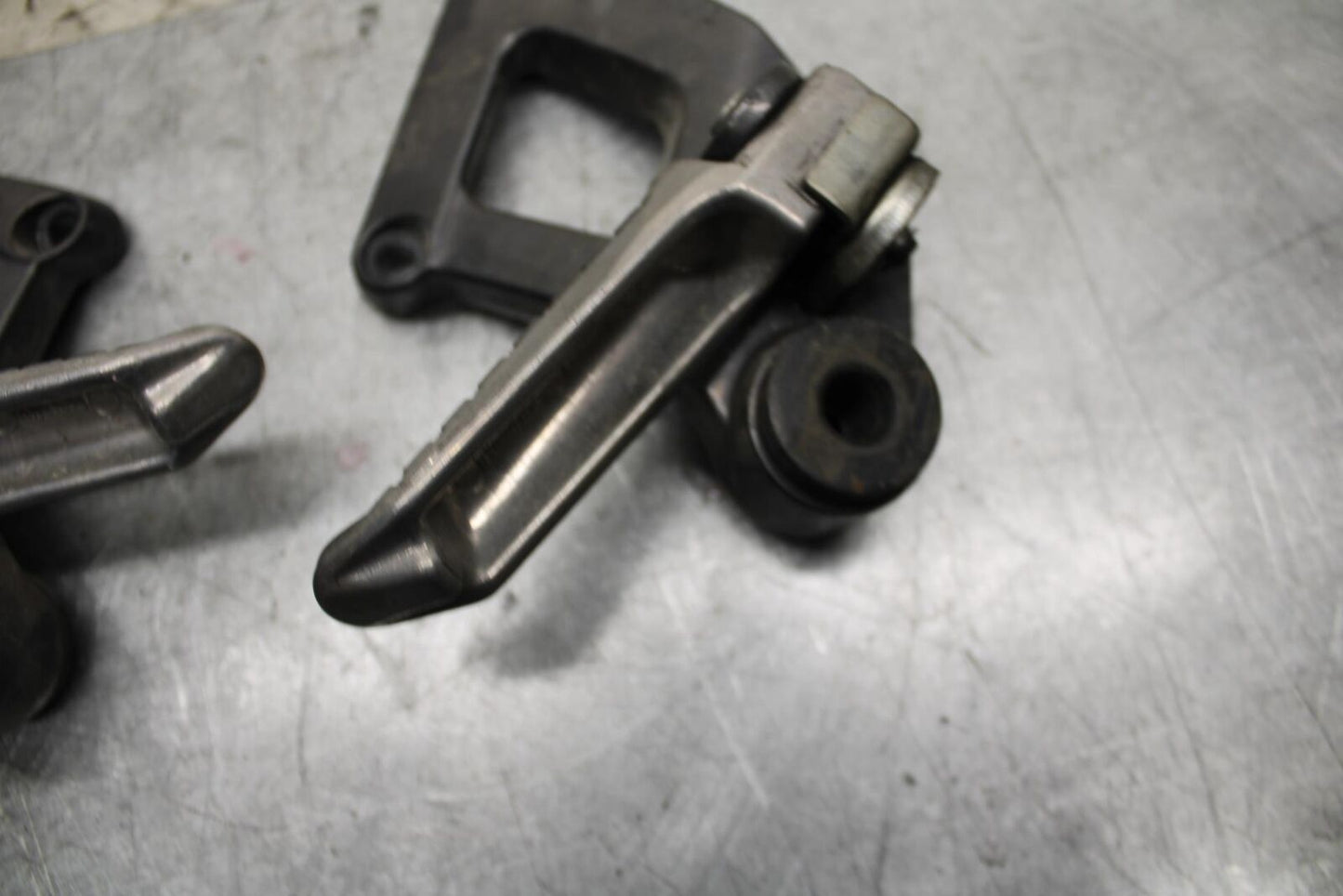 2001 Kawasaki Ninja ZX6 ZX600E REAR BACK PASSENGER PEG SET PAIR BB547