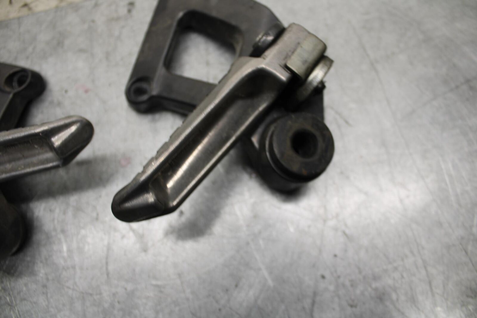 2001 Kawasaki Ninja ZX6 ZX600E REAR BACK PASSENGER PEG SET PAIR BB547