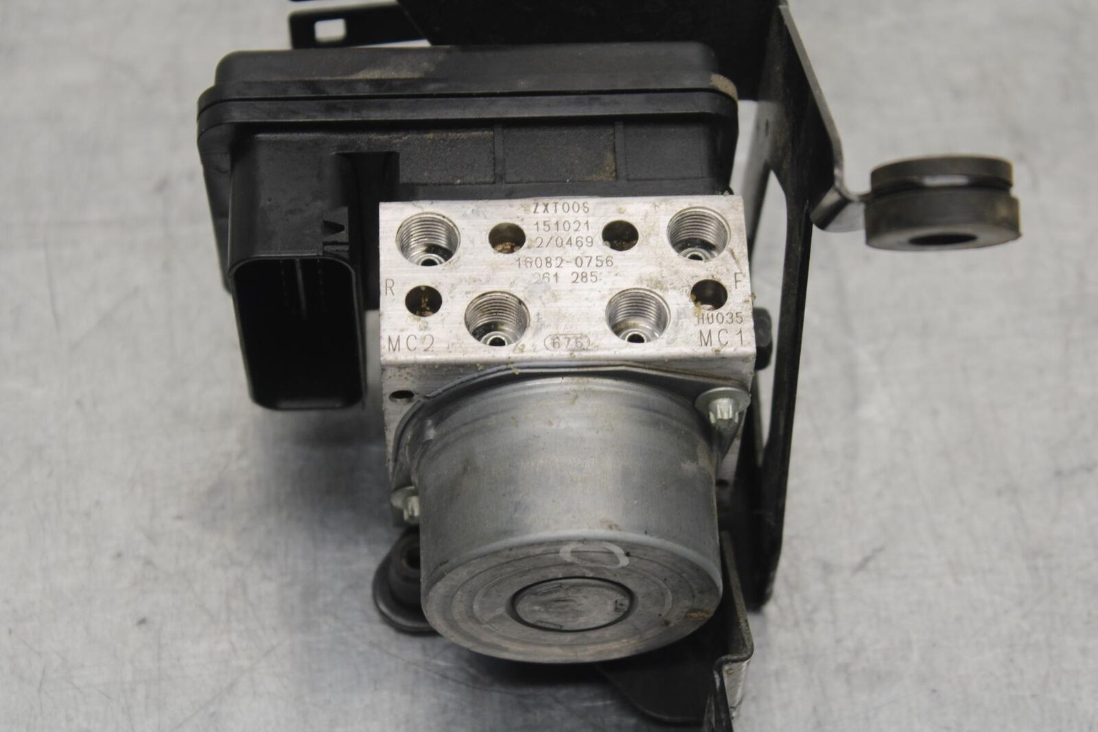 2016 Kawasaki Ninja ZX10R ZX1000 ABS KRT Edition ABS PUMP UNIT MODULE BB86