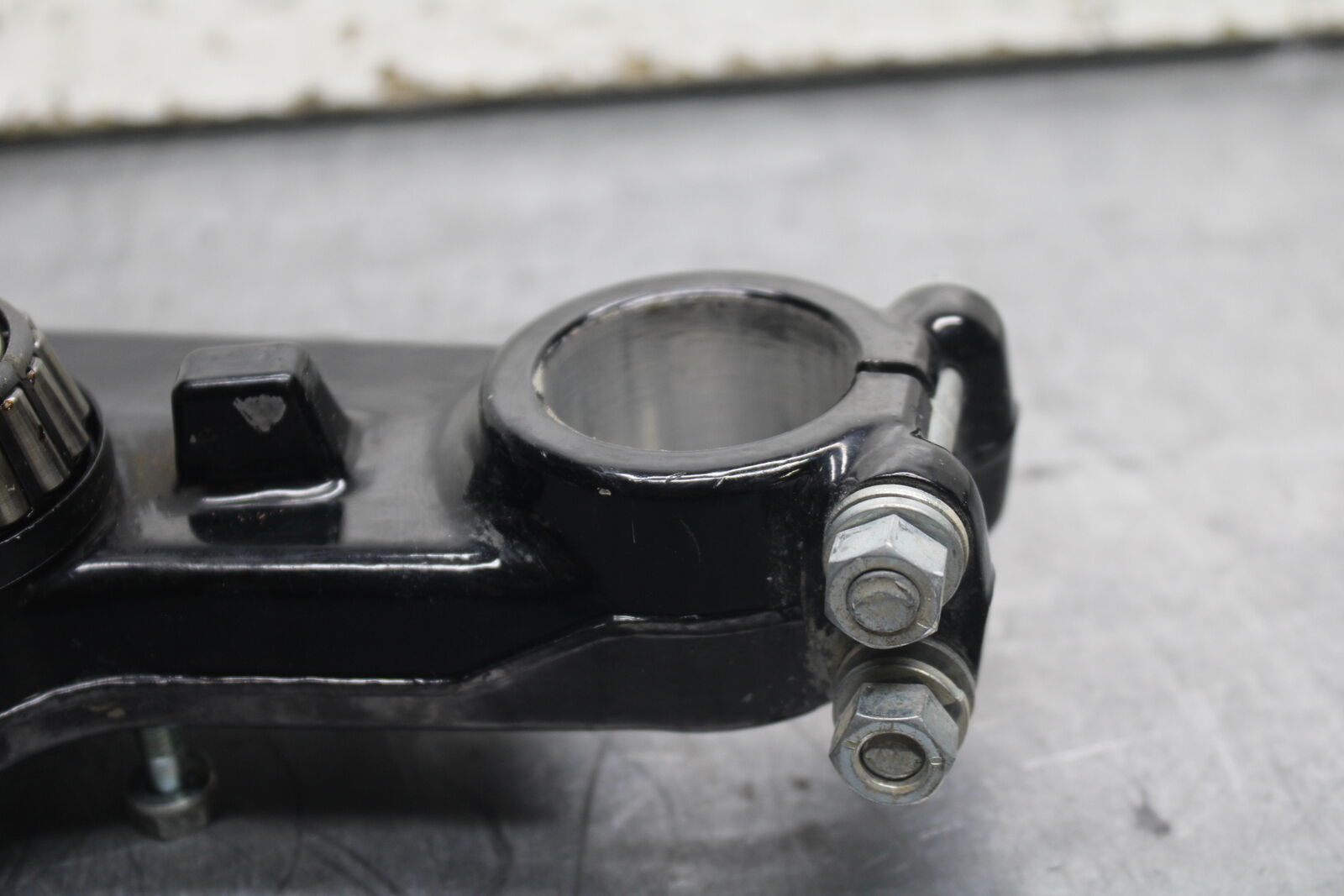 82-83 YAMAHA IT175 FRONT FORKS CLAMP LOWER TRIPLE TREE STEM BB108