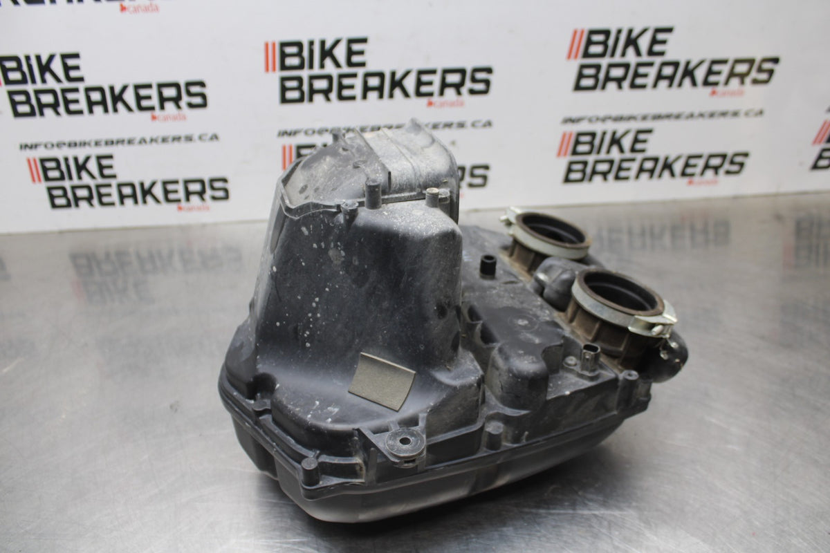 18 YAMAHA SUPER TENERE AIRBOX AIR INTAKE FILTER BOX BB832