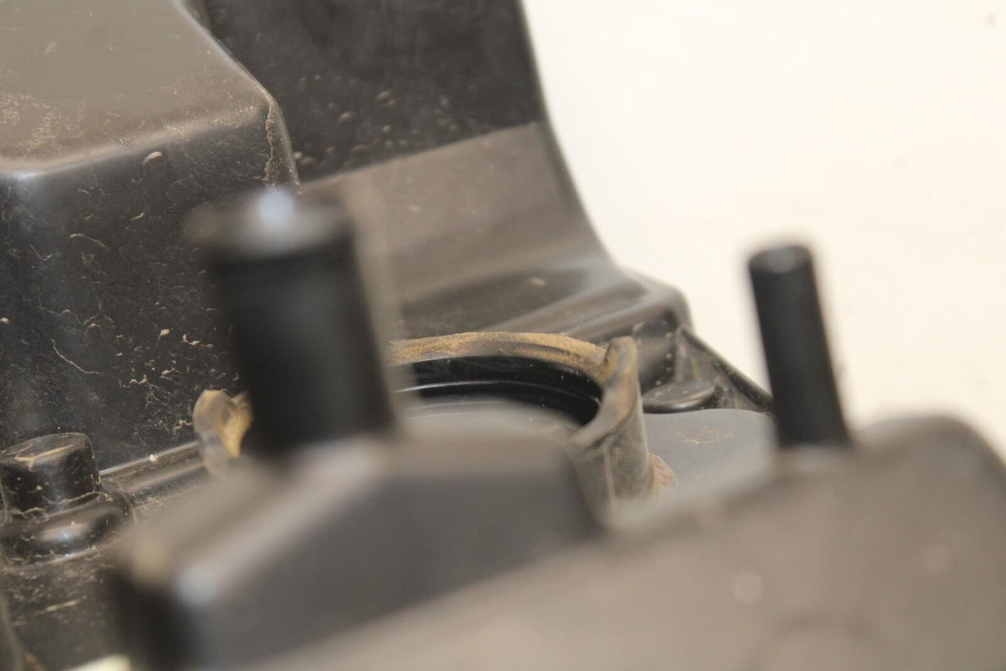 12-17 KAWASAKI ER-6N Z650 AIRBOX AIR INTAKE FILTER BOX BB607