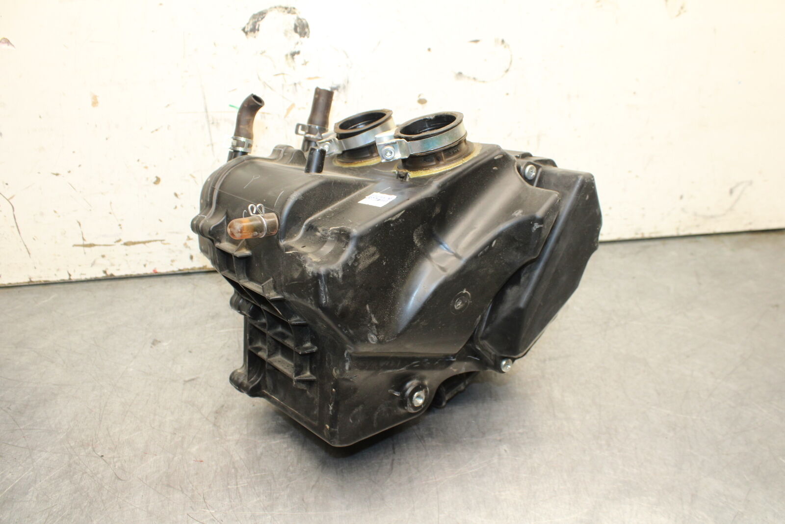 19-24 YAMAHA R3 AIRBOX AIR INTAKE FILTER BOX BB736