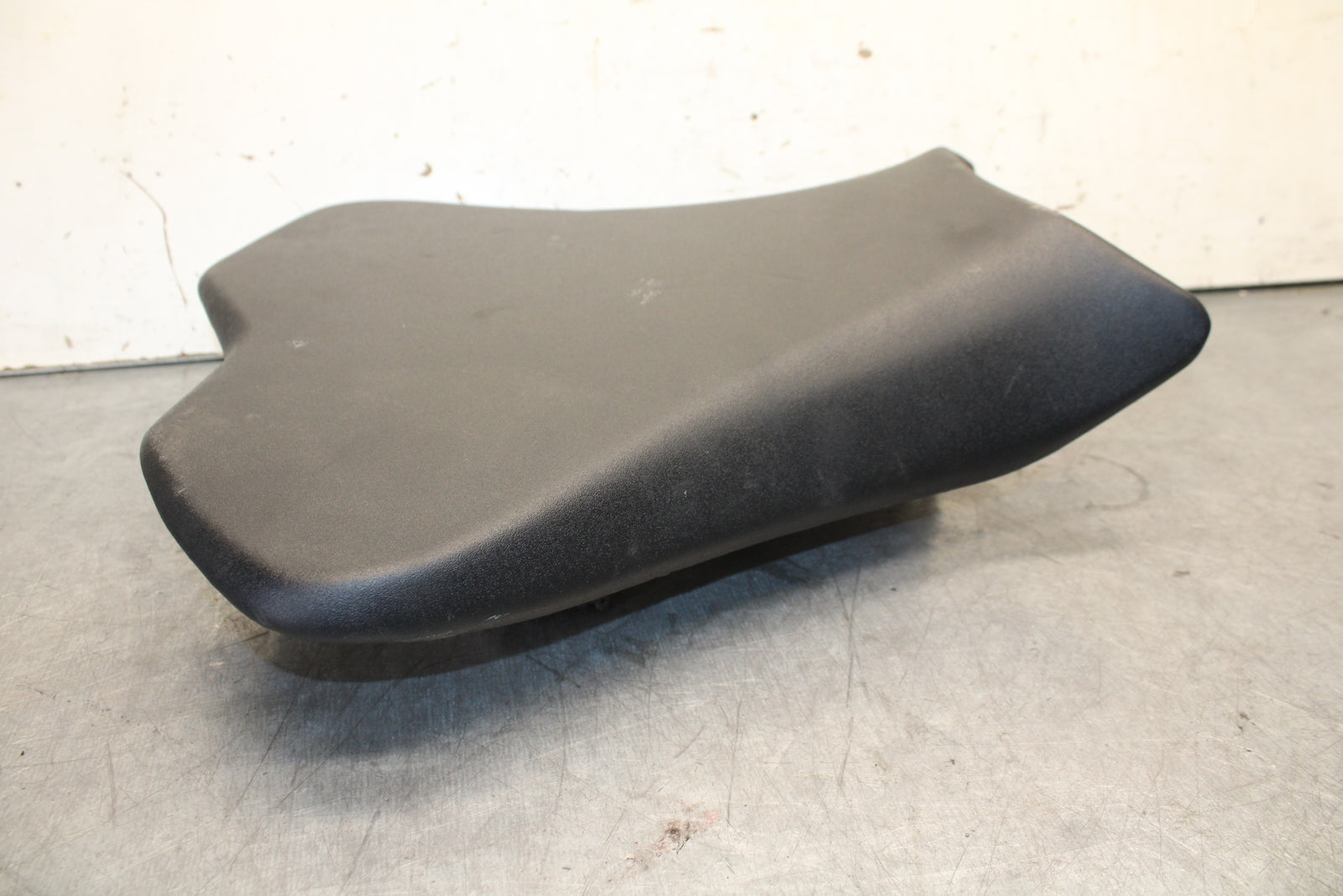 13-18 KAWASAKI NINJA ZX6R FRONT DRIVERS SEAT PAD SADDLE  BB682