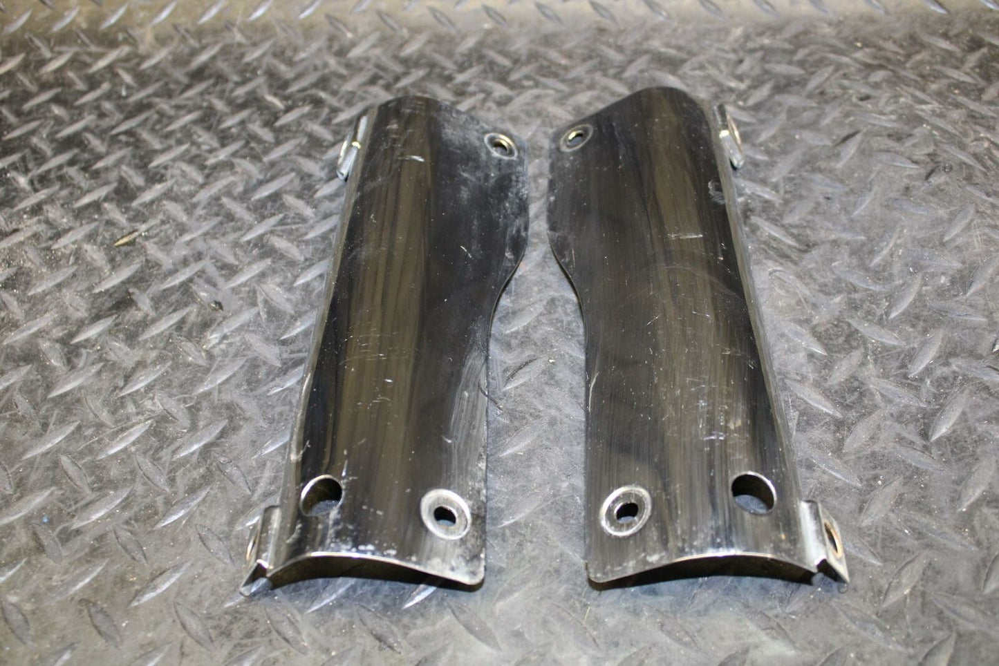 03-08 KAWASAKI VULCAN 1600 FRONT FORK UPPER COVER TOP GUARD SHIELD COWL   BB193