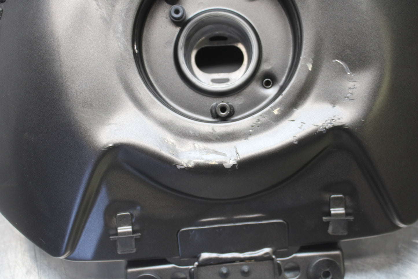 23-24 KAWASAKI NINJA ZX14R GAS TANK FUEL CELL PETROL RESERVOIR BB169