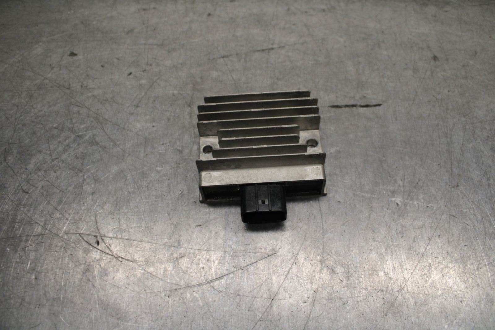 24 KAWASAKI NINJA 500 ABS RECTIFIER VOLTAGE REGULATOR BB744