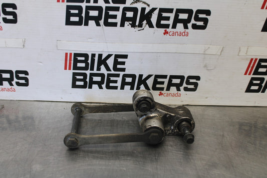 08 YAMAHA V STAR 1100 XVS1100AW CLASSIC REAR BACK SHOCK DOG BONE LINK BB916