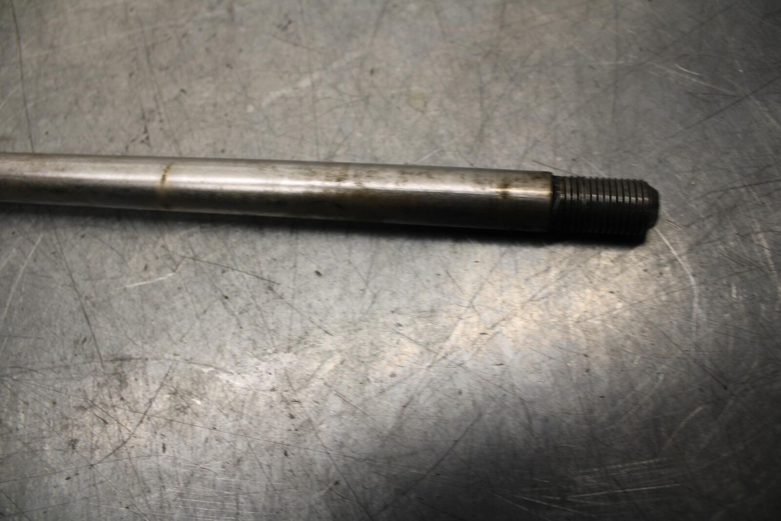 89-90 YAMAHA FZR600 FRONT WHEEL RIM AXLE PIVOT BOLT 42X-25181-00-00 BB76