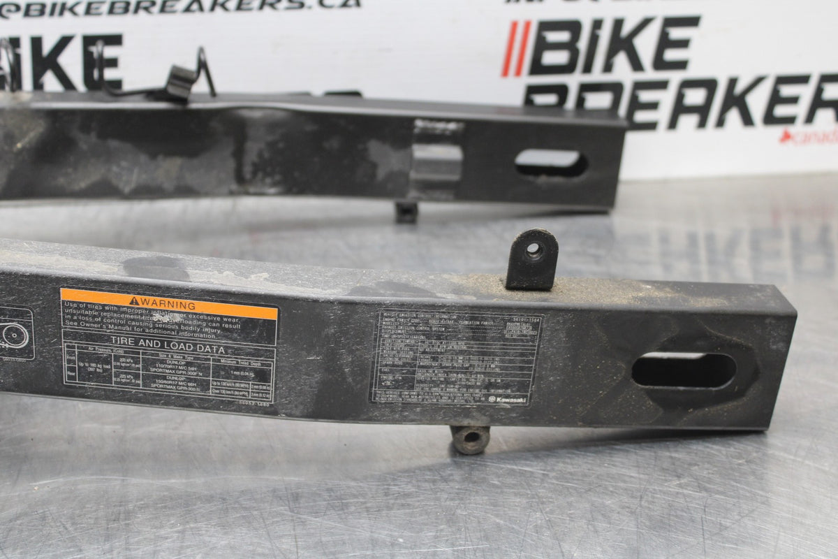 24 KAWASAKI NINJA 500 ABS REAR SWINGARM BACK SUSPENSION SWING ARM BB818