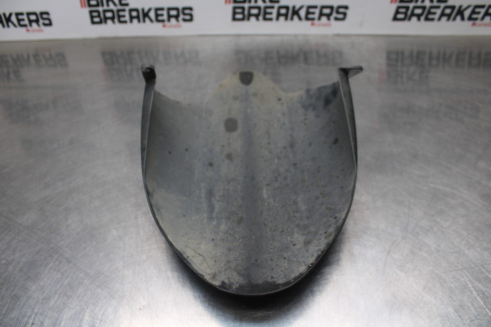 08 KAWASAKI NINJA ZX10R REAR BACK WHEEL TIRE HUGGER FENDER BB201
