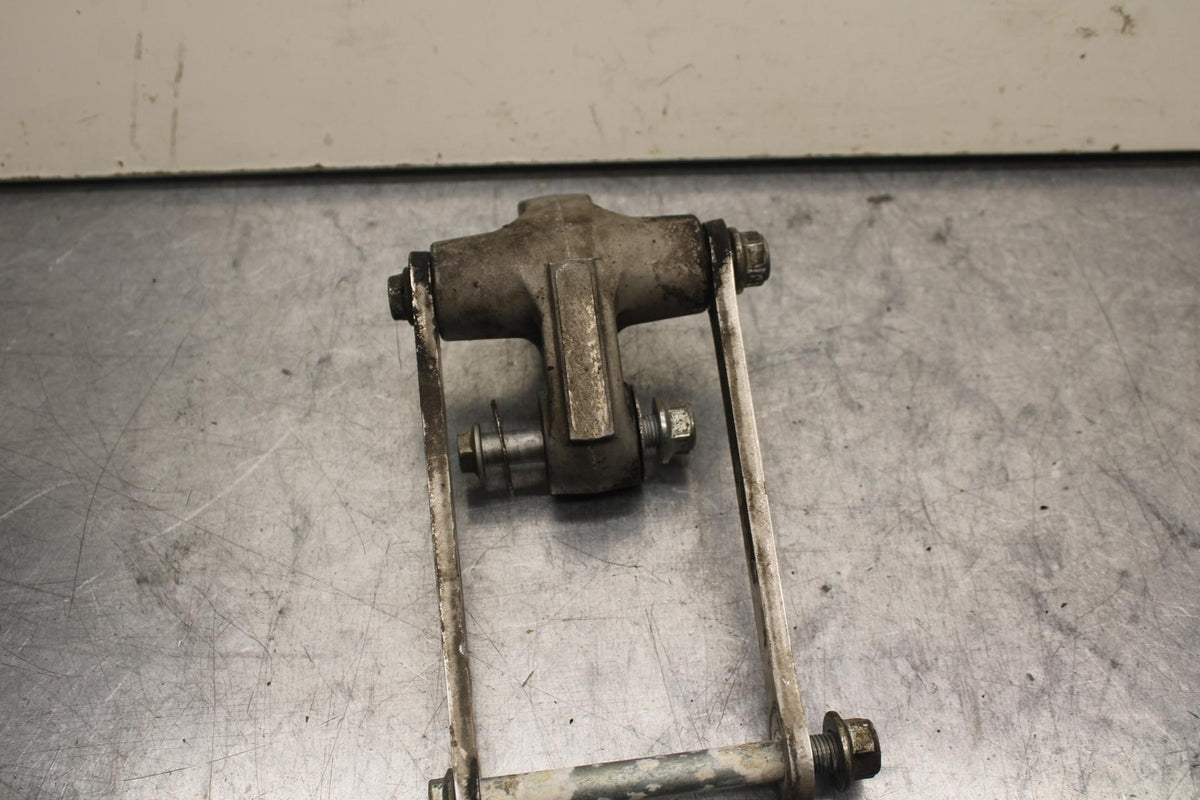 04-05 SUZUKI GSXR750 REAR DOGBONE SHOCK LINKAGE LINK 62600-35880 BB81