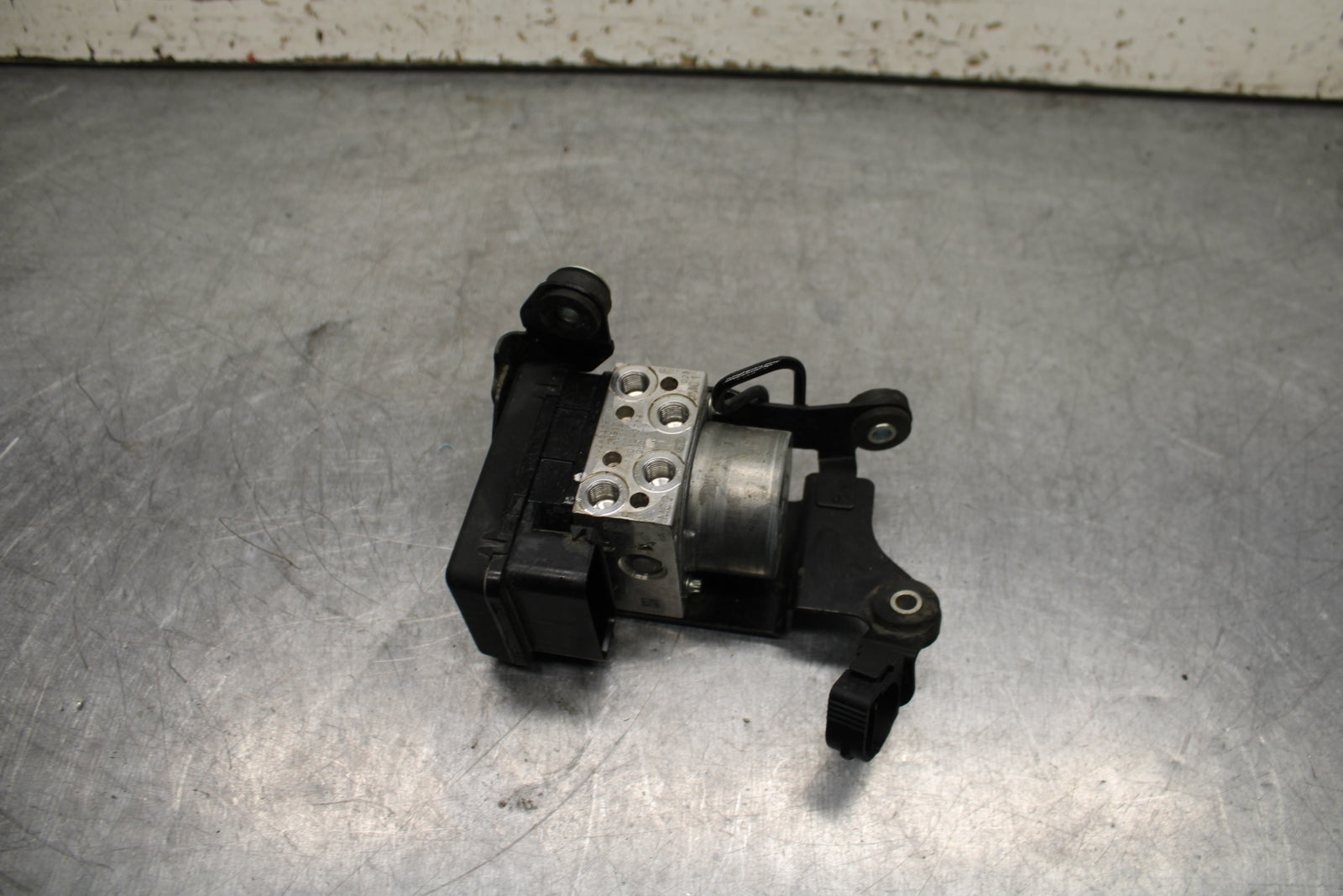 13-17 KAWASAKI NINJA ZX6R ZX636E ABS PUMP UNIT MODULE BB735