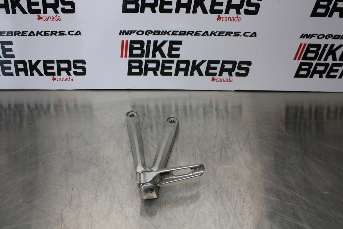 05-06 HONDA CBR600RR LEFT REAR BACK PASSENGER PEG BB149