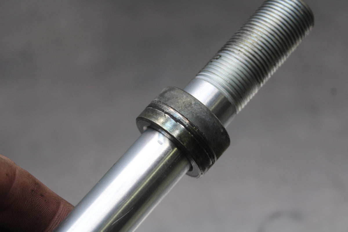 07 KAWASAKI NINJA 650 EX650 FRONT WHEEL RIM AXLE PIVOT BOLT BB844
