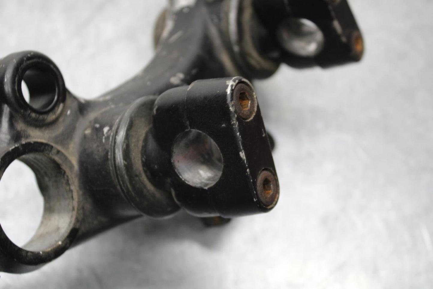 1977 Yamaha XS750 FORKS UPPER TRIPLE TREE CLAMP 1J7-23435-01-98 BB554