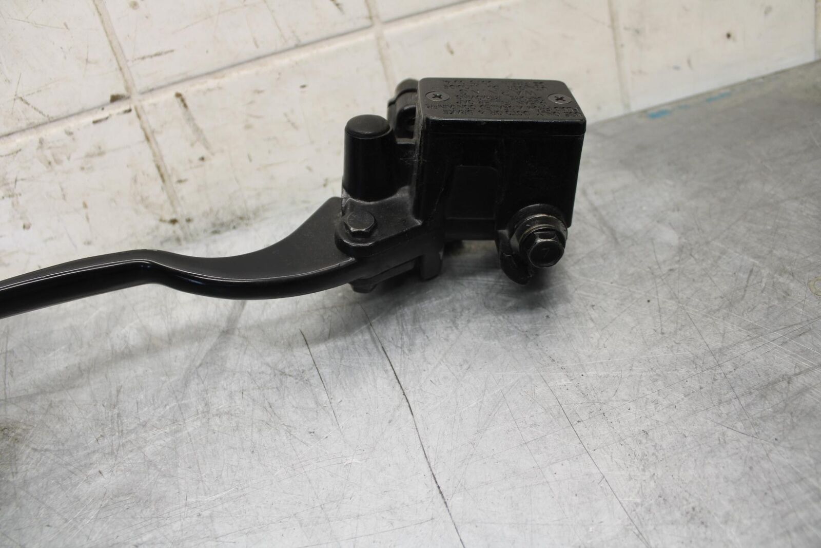 2015 Kawasaki Ninja 300 EX300B ABS FRONT BRAKE MASTER CYLINDER w/ LEVER BB518