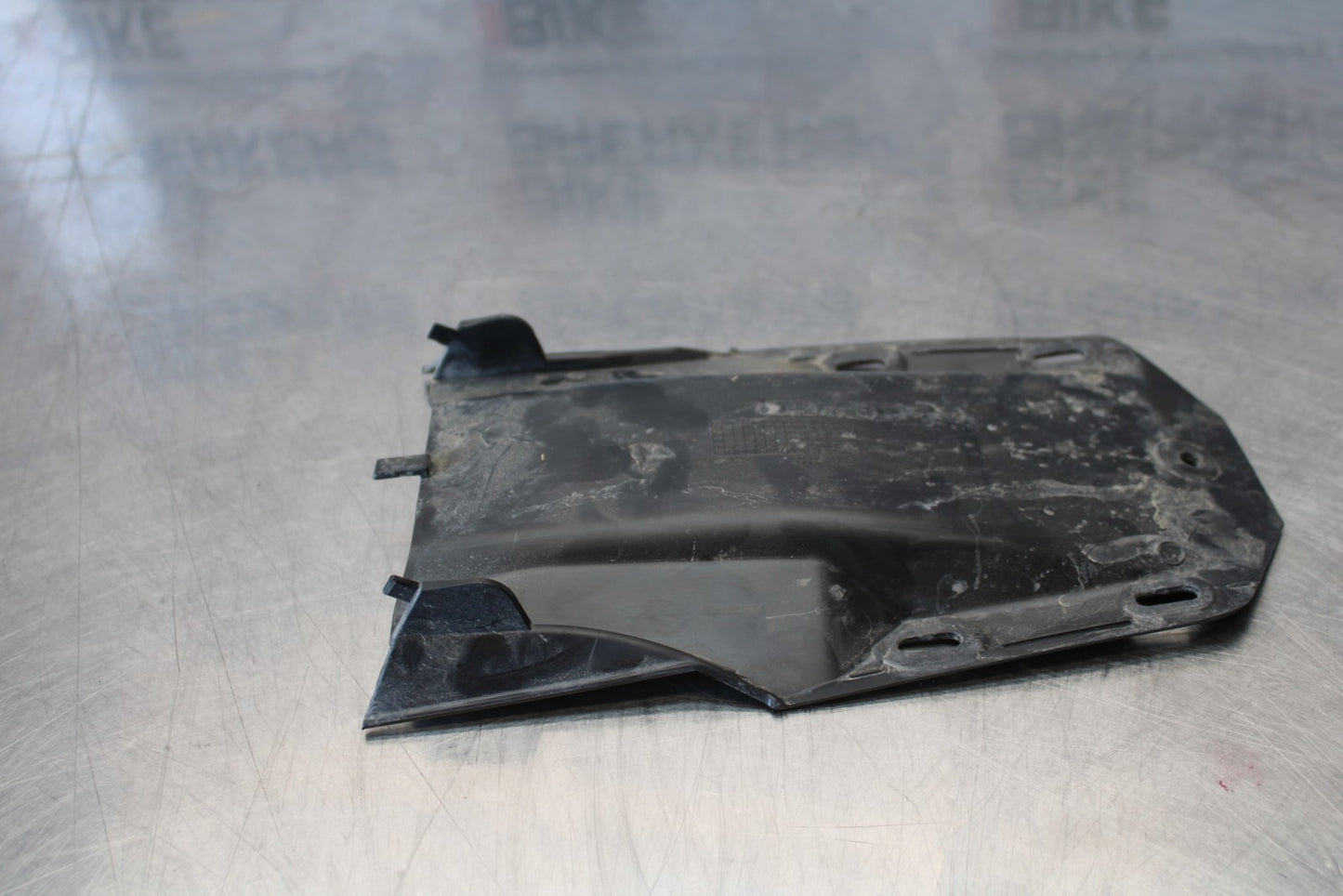 22-25 YAMAHA YZF R7 REAR BACK TAIL UNDERTAIL FAIRING COWL FENDER BB176