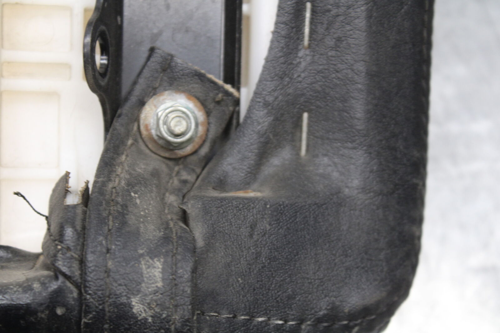 14-15 YAMAHA V STAR 1300 XVS1300CT TOURER REAR BACK PASSENGER SEAT BB722