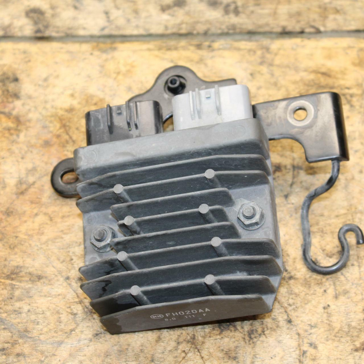 17-20 YAMAHA BOLT XVS950 R-SPEC RECTIFIER VOLTAGE REGULATOR BB348