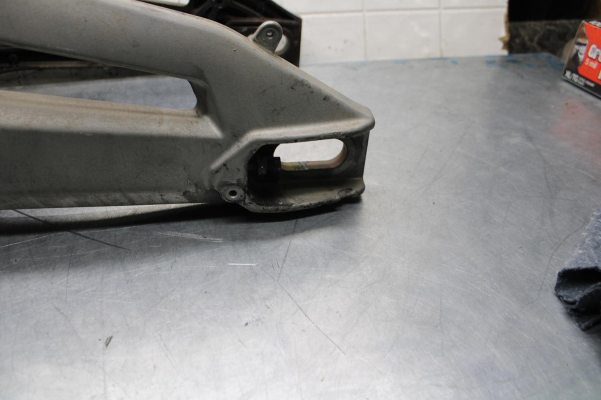 2008 Aprilia Shiver 750 SL750 REAR SWINGARM BACK SUSPENSION SWING ARM BB551